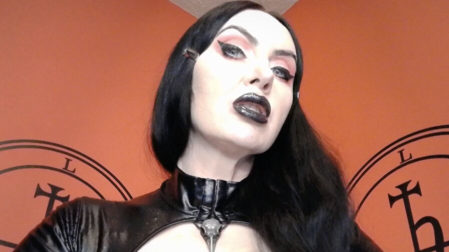 DominaMidnight live cam model profile image