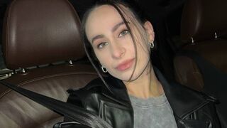 DominikaFires live cam chat thumbnail