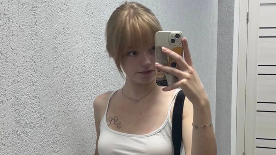 DonetteOkada live model chat profile image