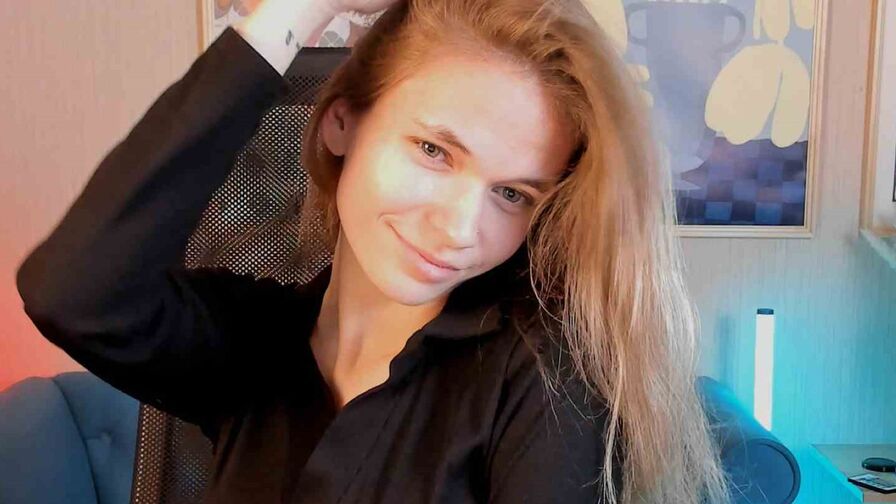 EffyFetcher adult live cam profile image