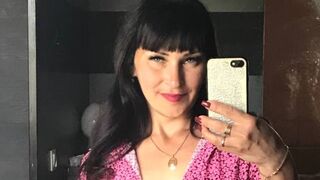 EilaMorigan private cam room thumbnail
