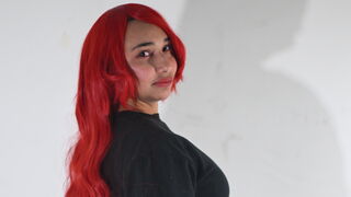 Eleanor Lamberth curvy webcam model