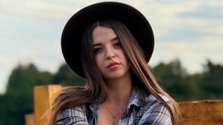ElizabethBront premium model show thumbnail