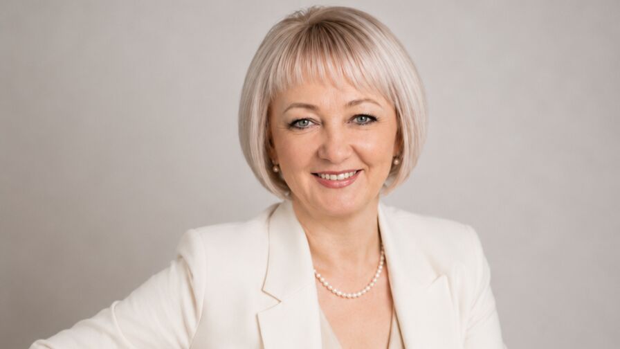 ElizabethRoots live cam model profile image