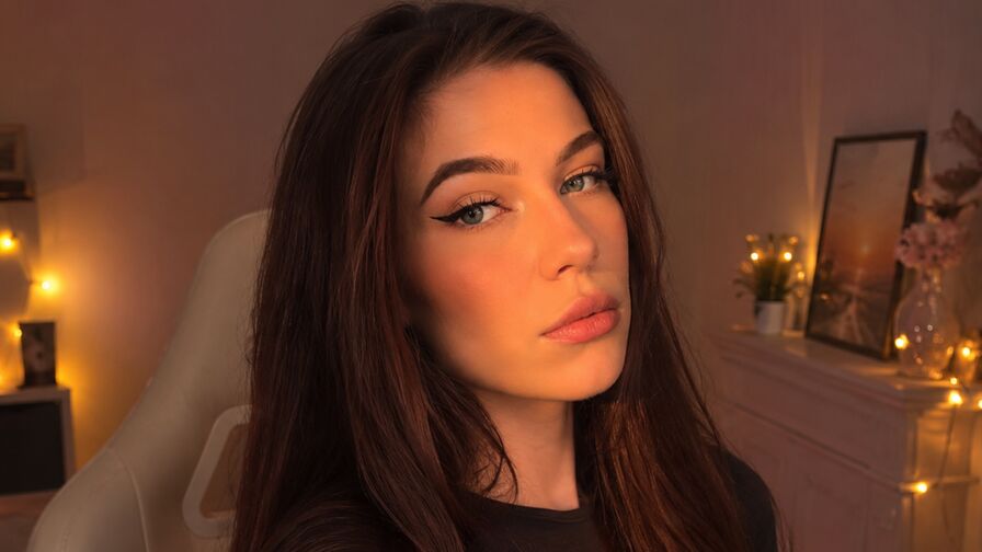 EllieBamber online model chat profile image