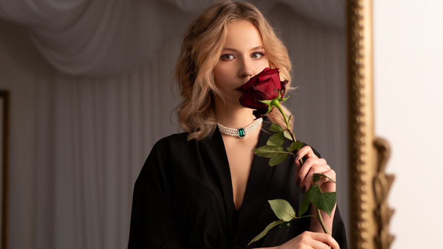 EllyBelloy premium cam show profile image