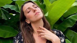 ElsaCharm live cam chat thumbnail