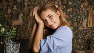 ElsieEverly private model chat thumbnail