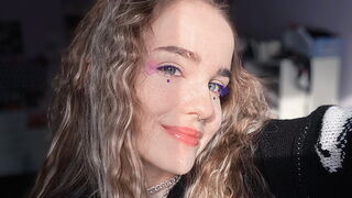 EmilyLunelle webcam room profile thumbnail