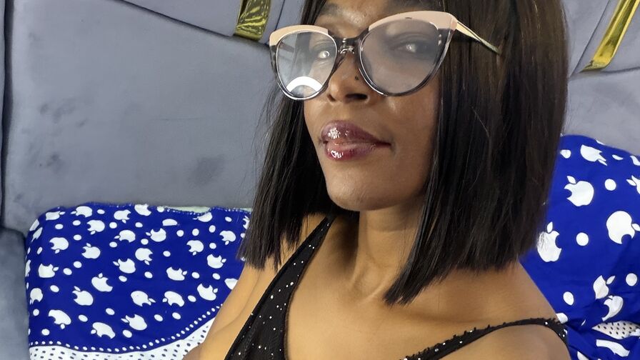 EmilyPeres cam chat room profile image