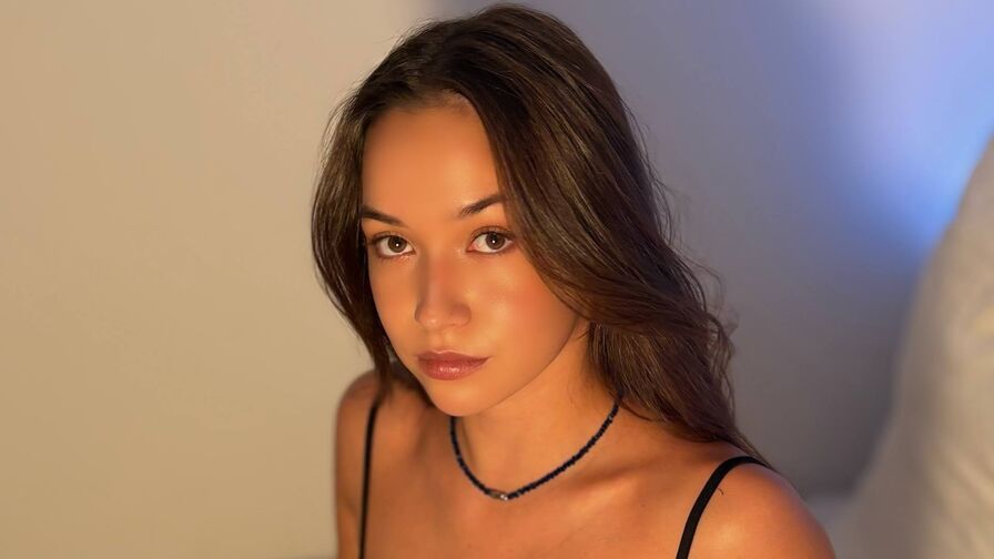 EmmyMire online model chat profile image