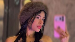 Esmeralda Blake big tits cam girl