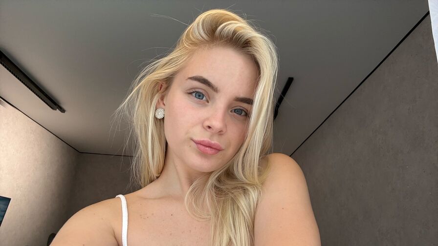 EvaEdlin adult model chat profile image
