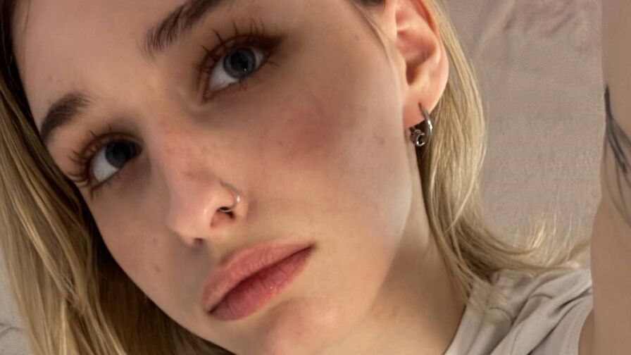 EvaStarlite adult model chat profile image