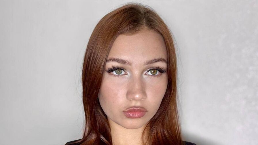 EvaTevus online model chat profile image
