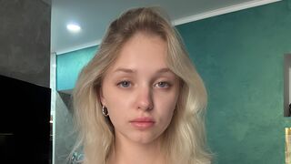 EveMorrison private webcam show thumbnail