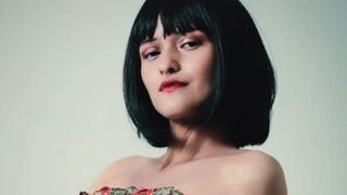 Evy Thompson silky hair webcam girl