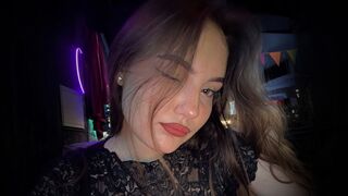 GabiFernandes live stream model thumbnail