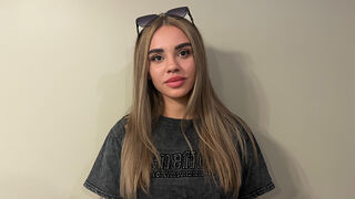 Gabriella Breen natural big boobs cam girl