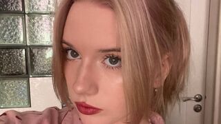 GaleHungerford live model chat thumbnail