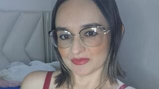 Gina Hill fingering webcam show