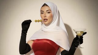 HalaiaNoor live webcam model thumbnail