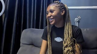 Honey Velour busty ebony cam girl