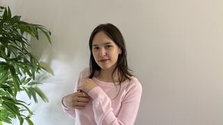 IriskaFever cam room profile thumbnail