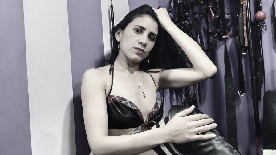 IsabellaLuthor webcam room profile profile image