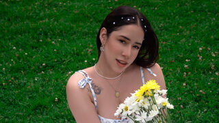 IsabellaYork webcam model chat thumbnail
