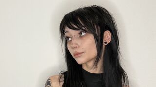IzettaBishel webcam cam model thumbnail