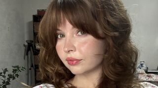 Jas Mira busty webcam model