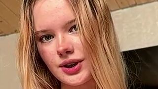 Jeannetta Ceraos white blue eyes webcam model