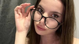 Joannie Zbierski white webcam model