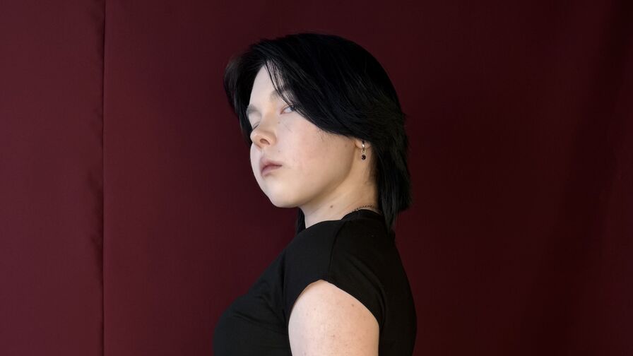 JuleComtois online stream model profile image