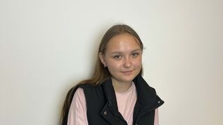 JulianeWadley webcam model chat thumbnail