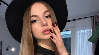 JulieFae adult webcam model thumbnail