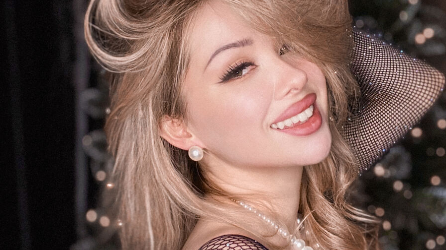 JulieRosewood adult model chat profile image