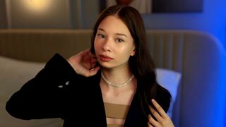 JulietMiills private chat room thumbnail