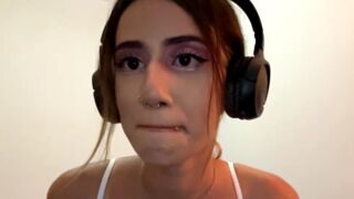 JulySapphire adult chat room thumbnail