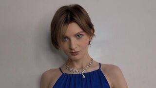 Karina Biz live bondage room
