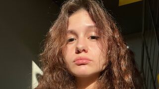 KarlenePaiva private chat room thumbnail