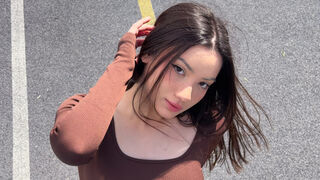 Kira Bedlamy full figured cam room