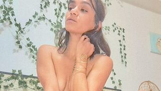 KiraMaes adult cam show thumbnail
