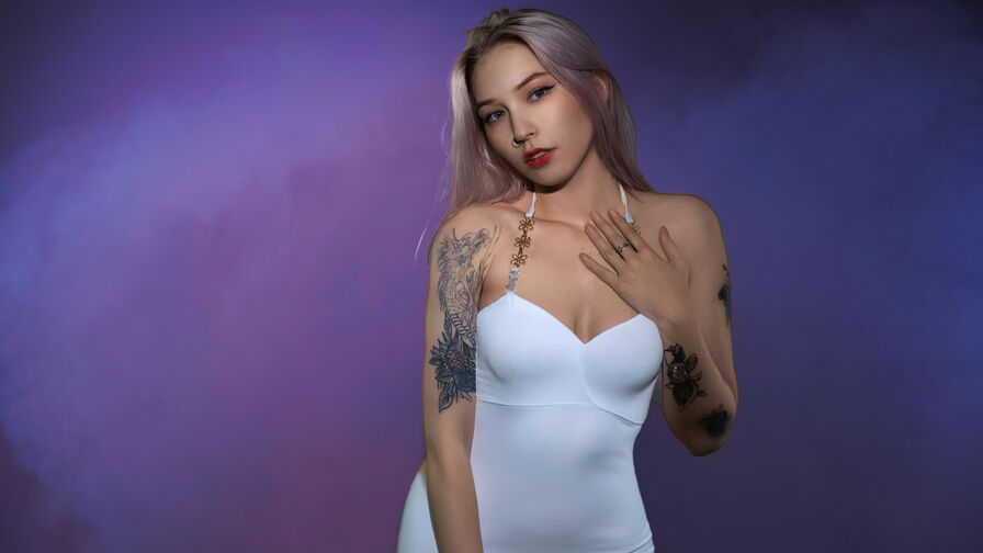 KiraTisdale private cam room profile image