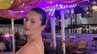 KyleeBig webcam room profile thumbnail
