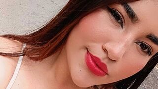 Lau Thompson redhead webcam girl