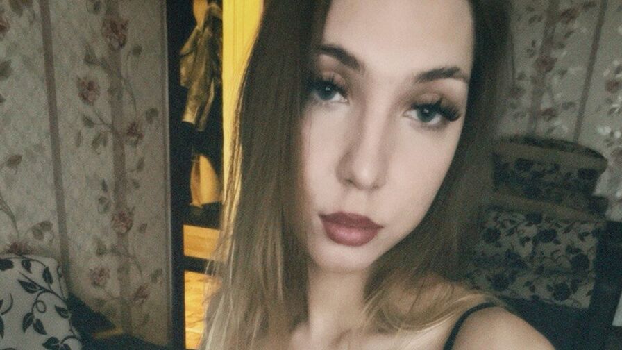LeannHonnerlaw webcam model chat profile image
