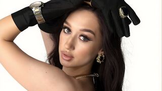 LeilaYildiz premium model show thumbnail