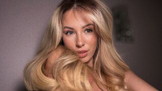 LeylaBlanc online cam model thumbnail